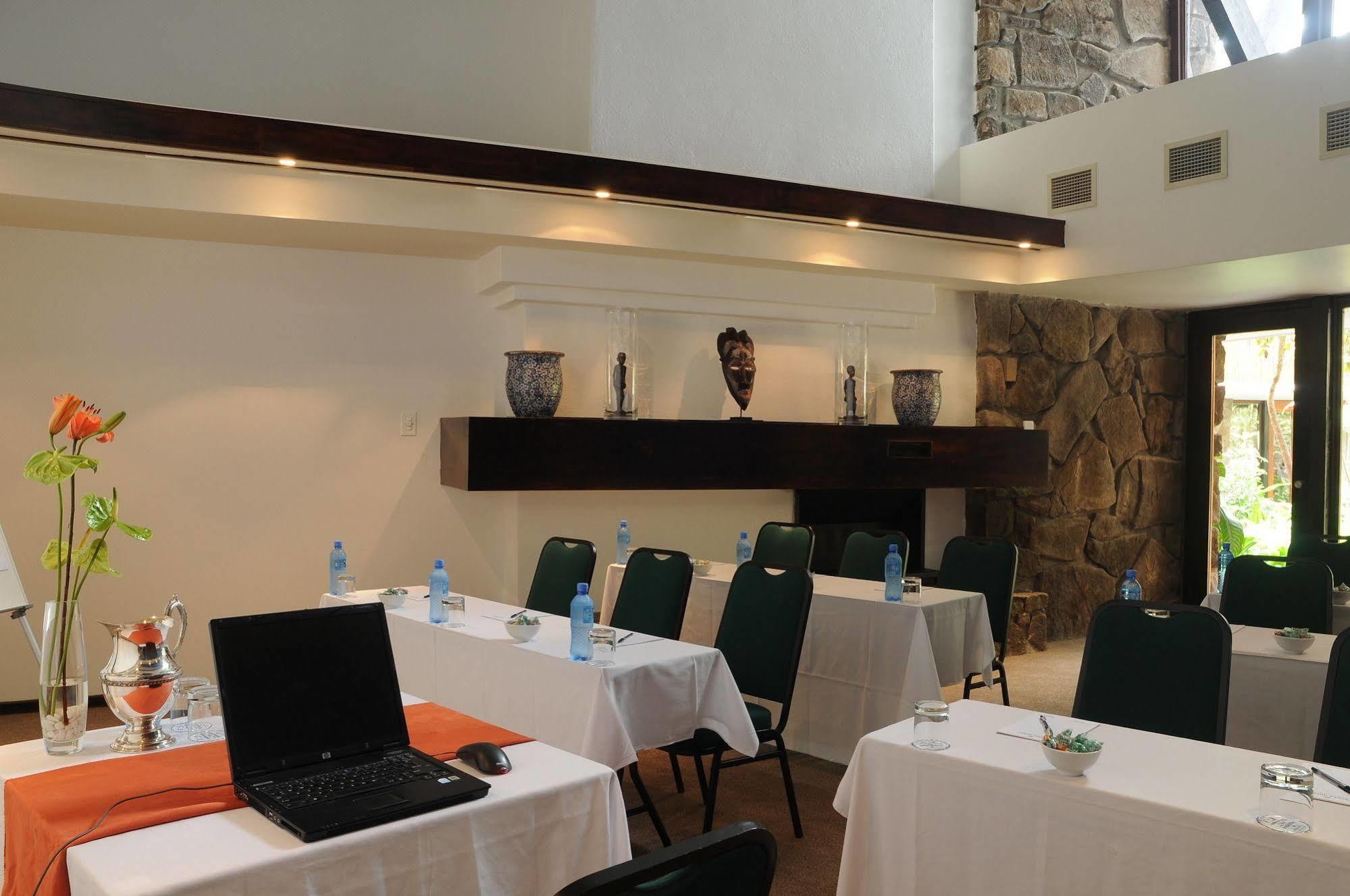 Protea Hotel Winkler White River Exterior photo